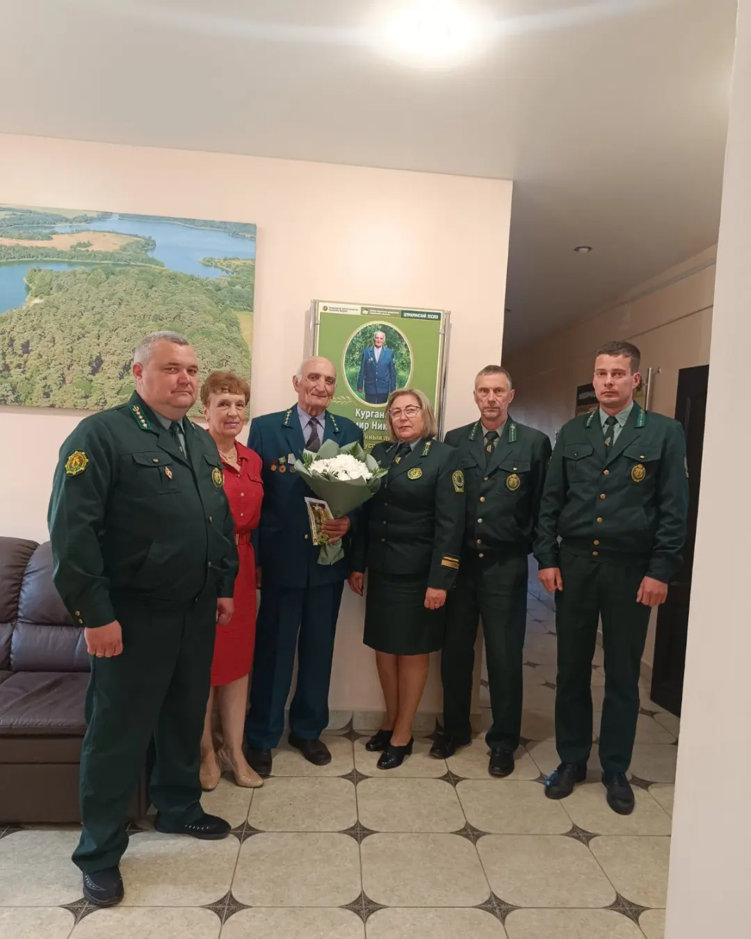 С наступающим праздником — Днем работников леса поздравили Заслуженного лесовода БССР